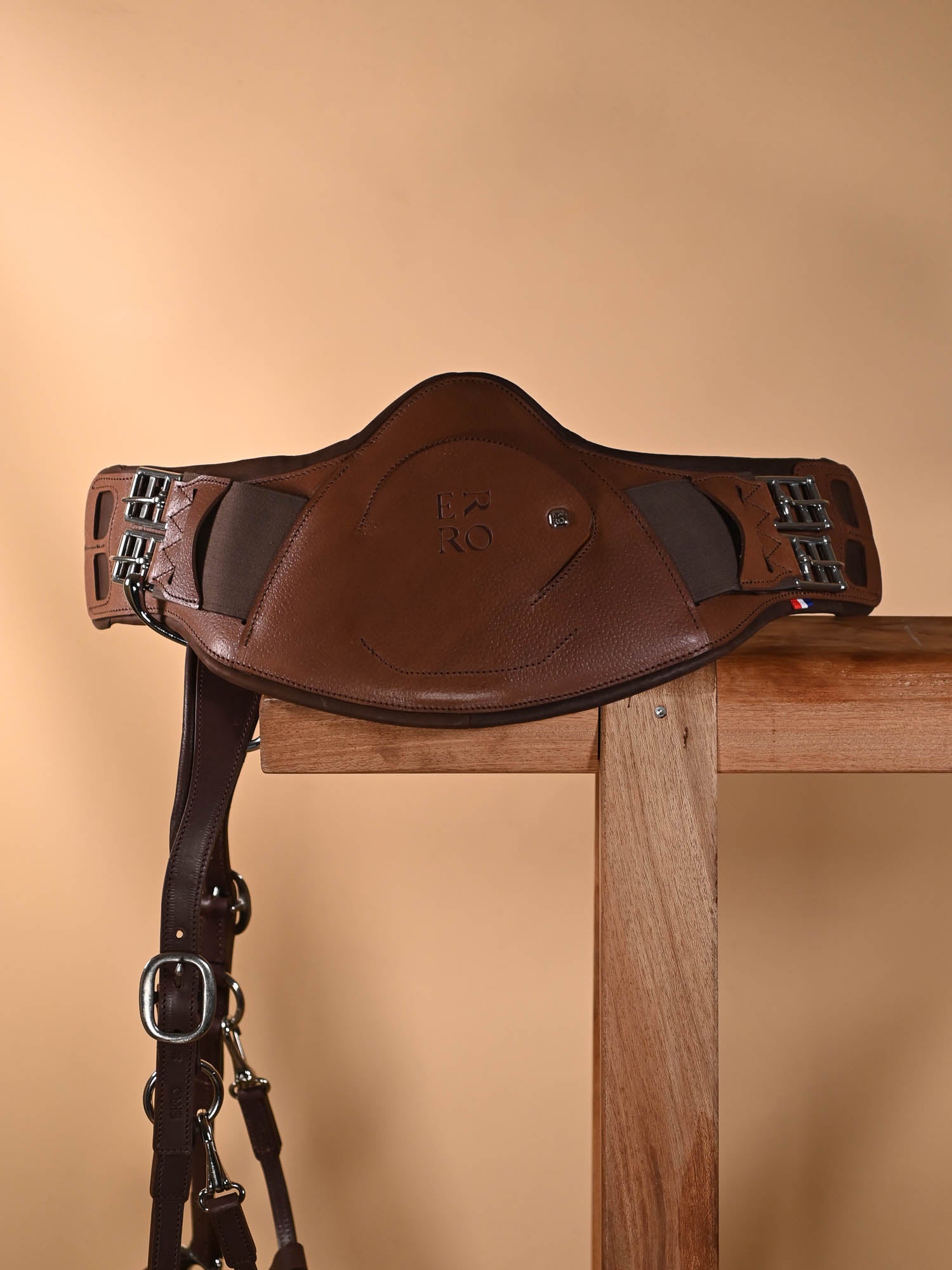 Sangle courte en cuir couleur marron équitation