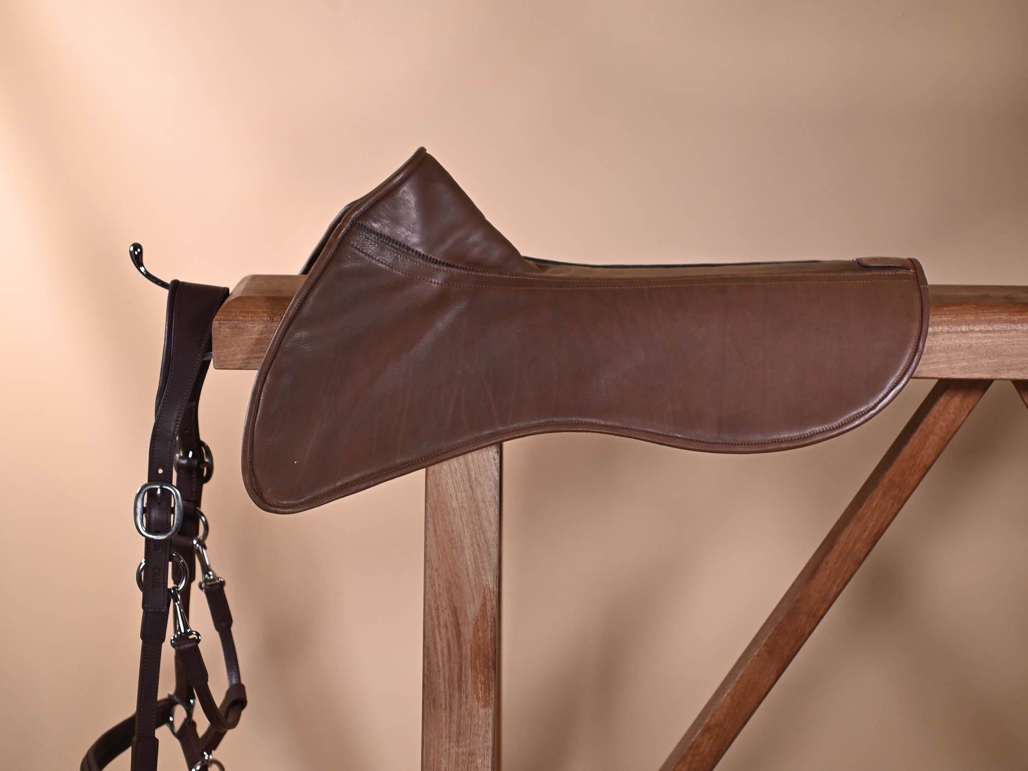 Amortisseur en cuir marron équitation