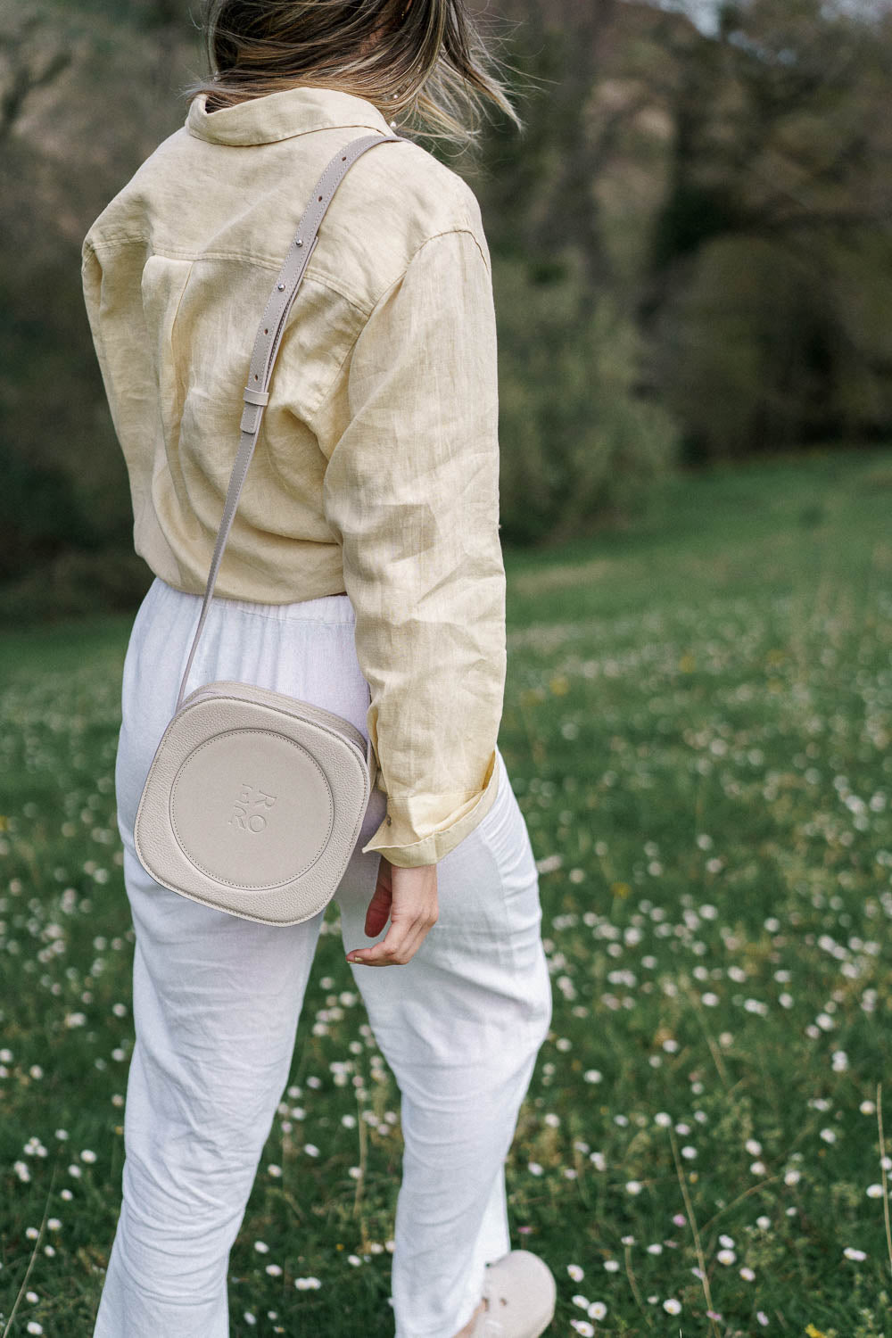 Sac à bandoulière en cuir beige