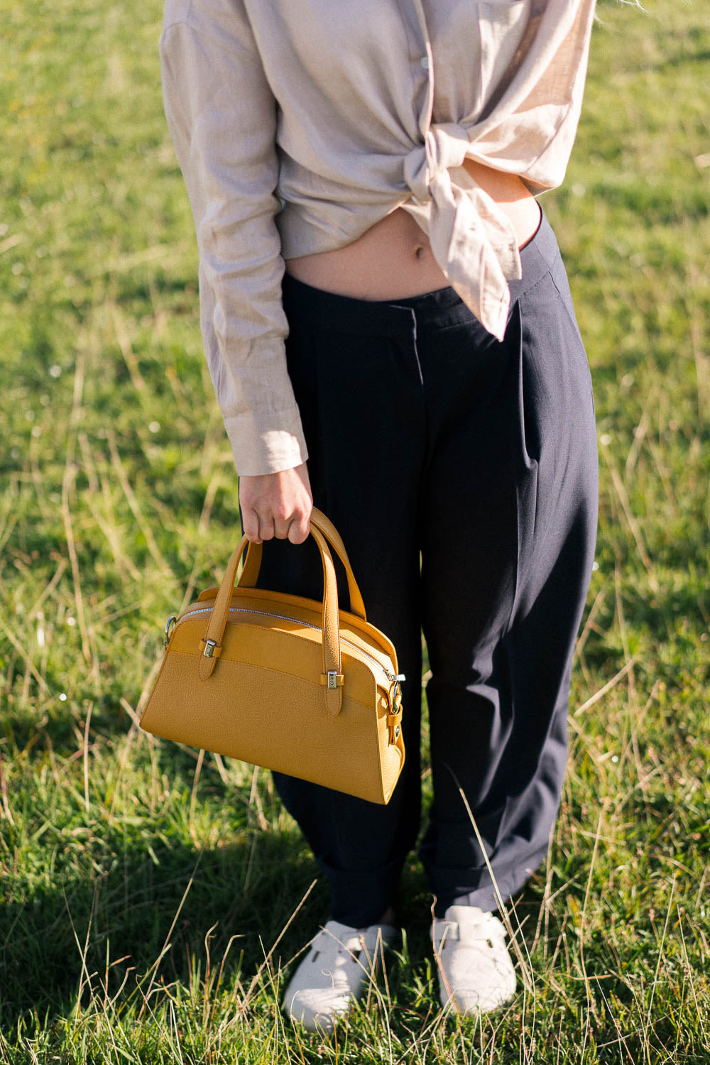 Sac à main en cuir jaune