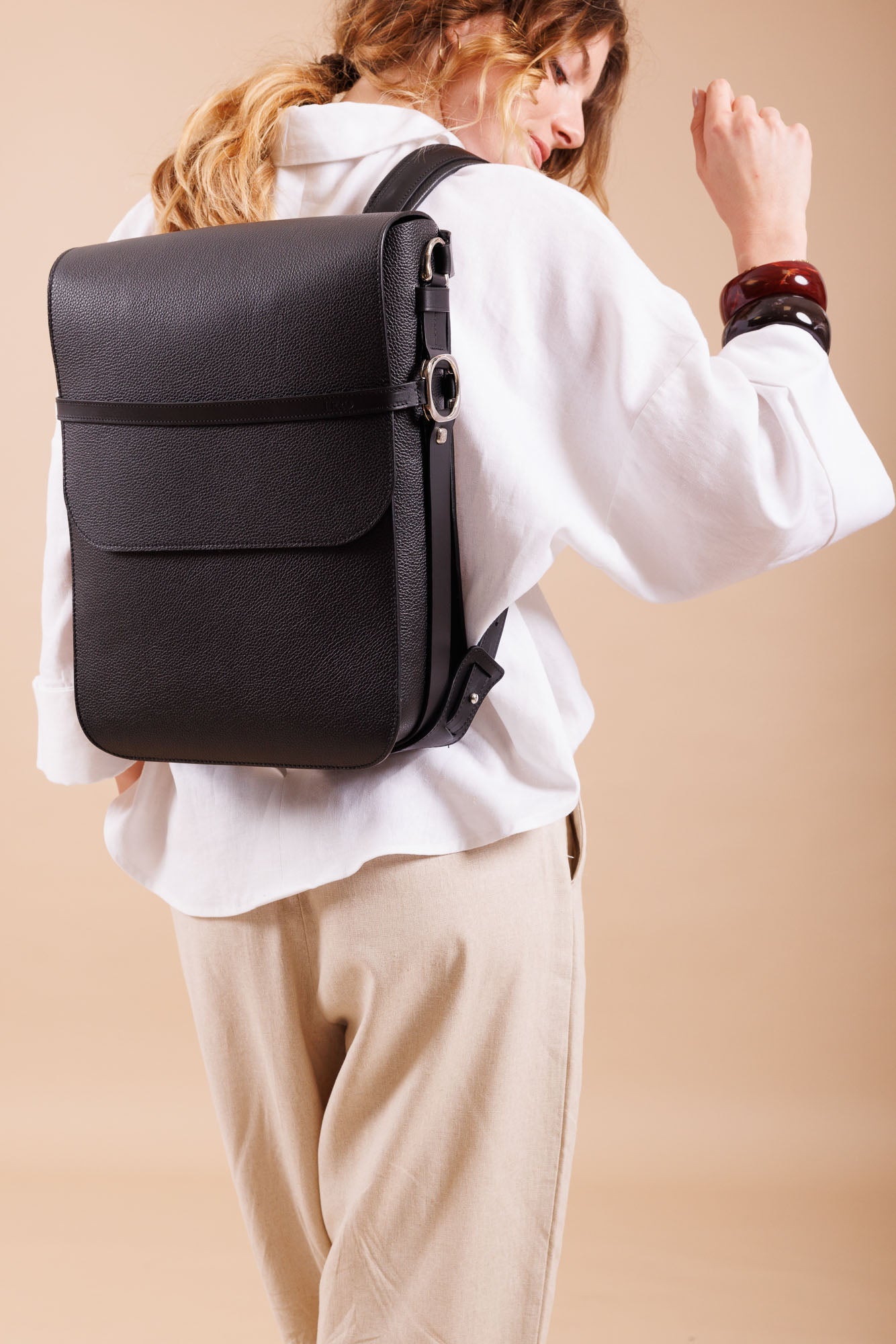 Sac à dos en cuir noir femme