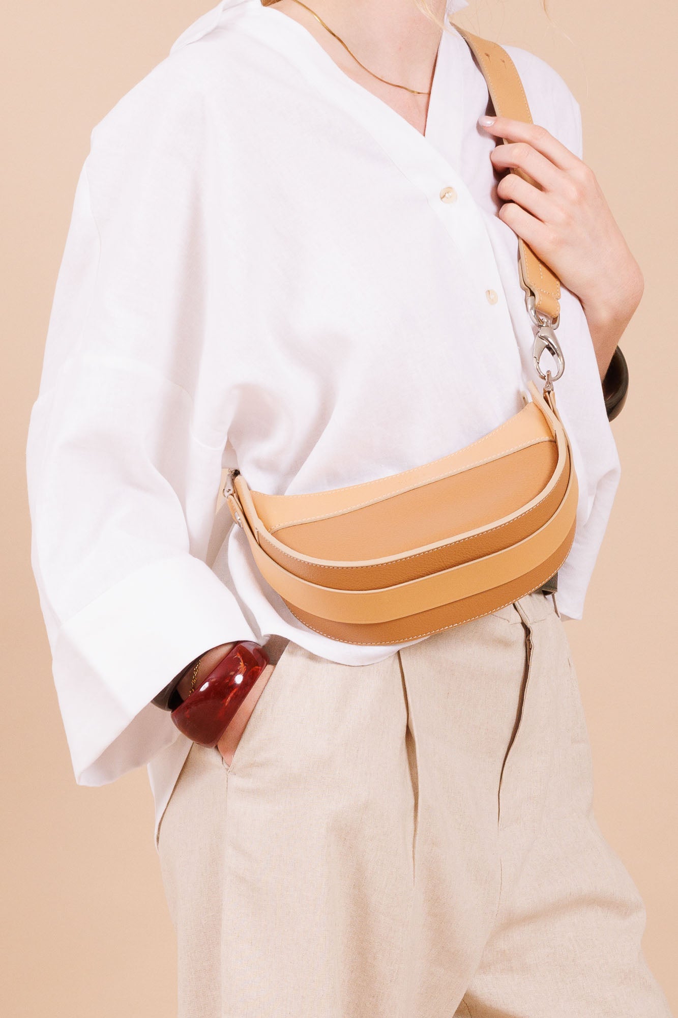 Sac à main en cuir beige