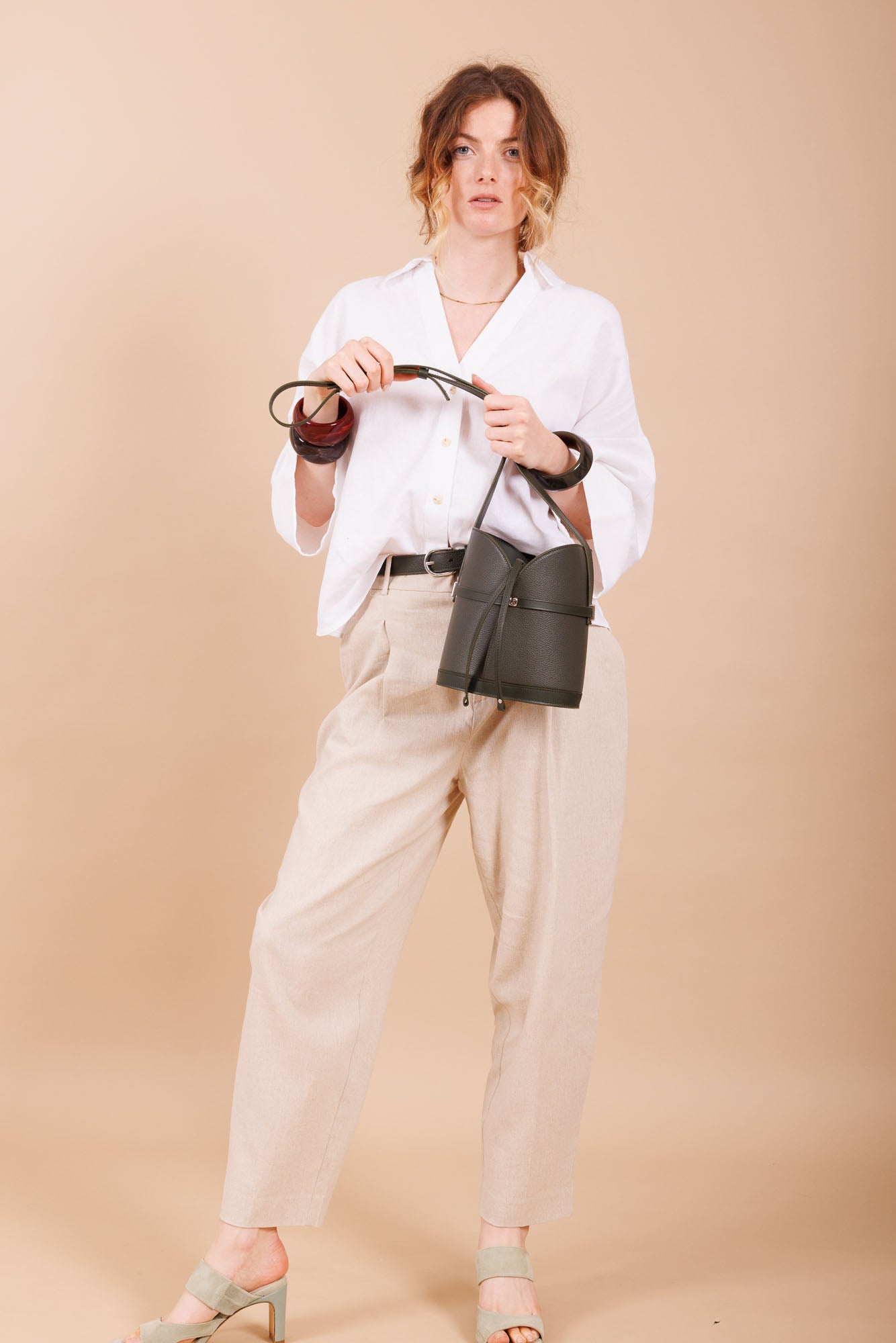 Sac à main en cuir noir femme
