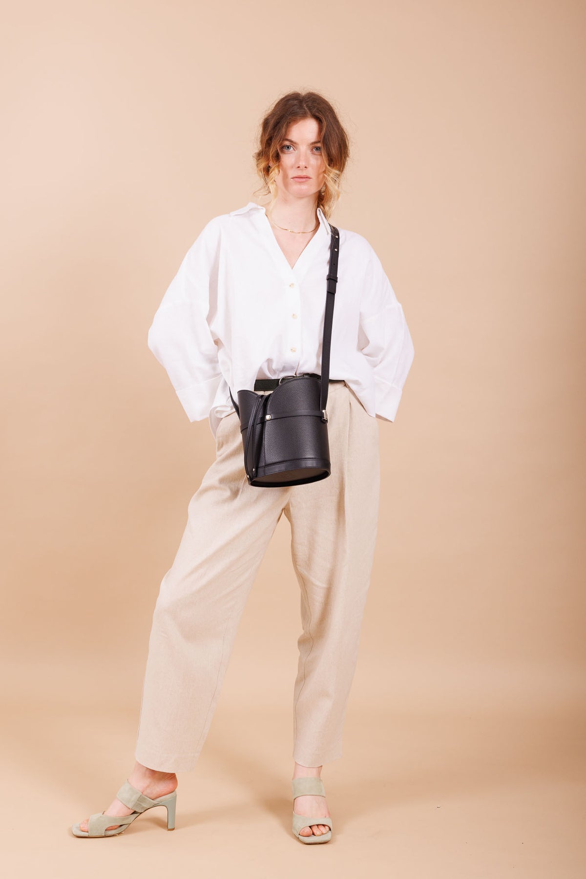 Sac à bandoulière en cuir noir femme
