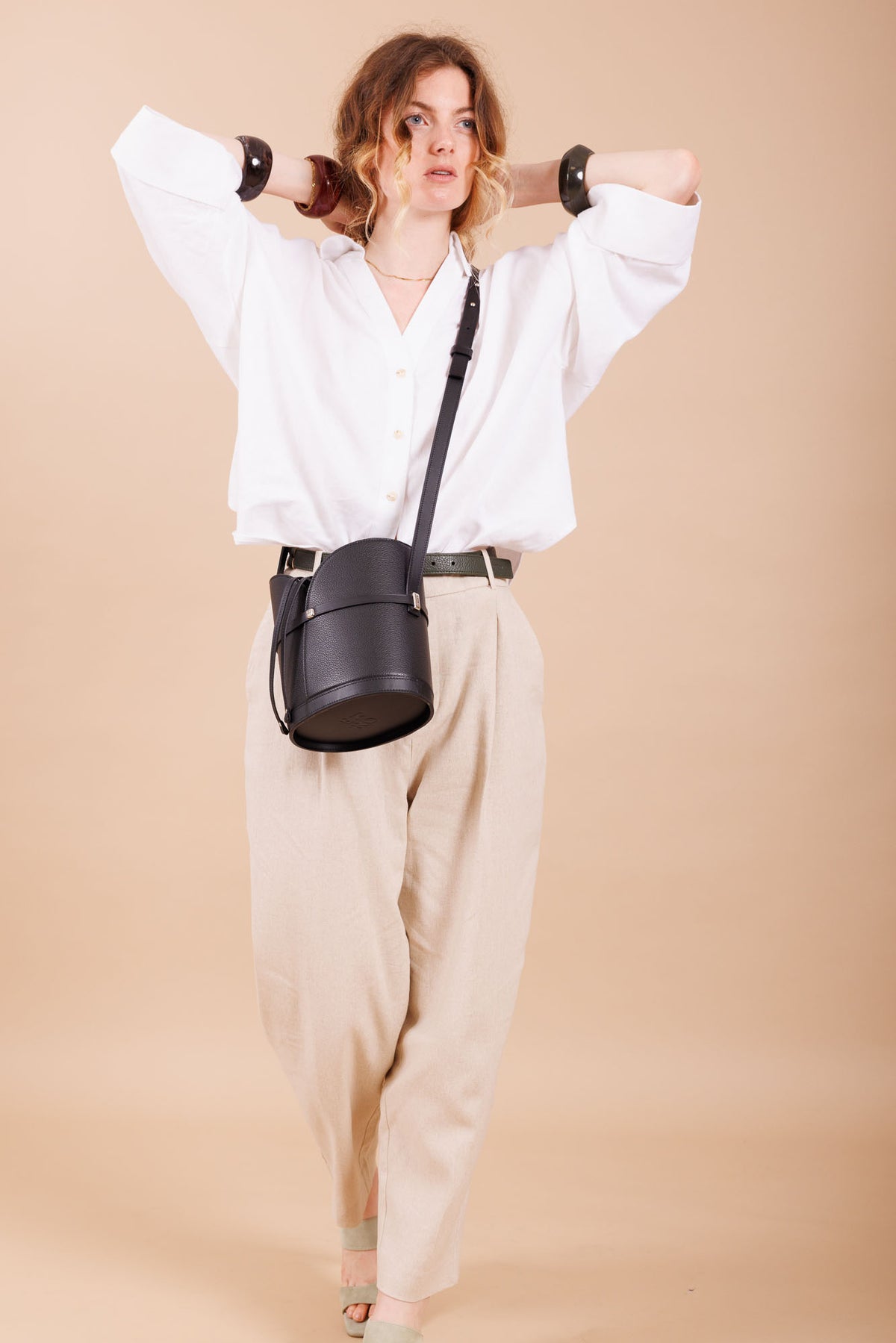 Sac à bandoulière en cuir noir femme