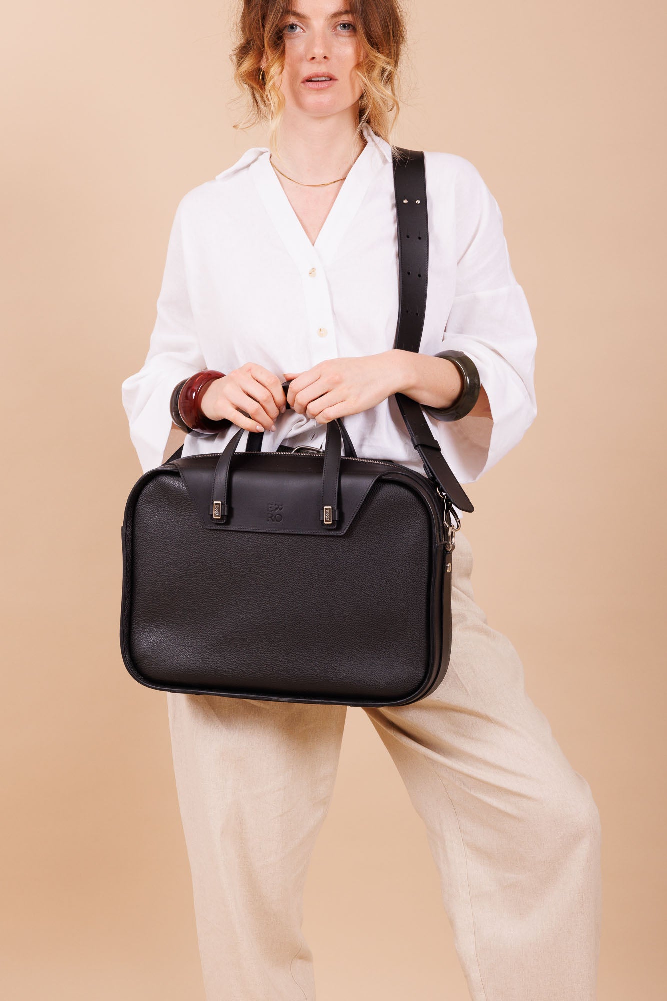 Sac à main en cuir noir femme