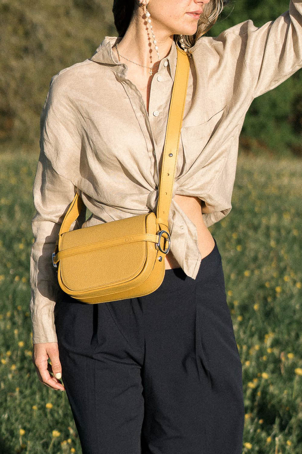 Sac à main en cuir jaune femme
