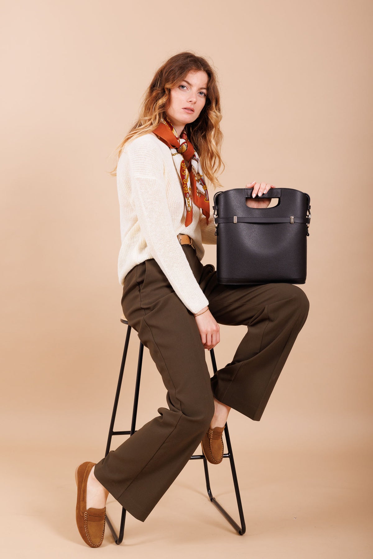 Sac à main en cuir noir femme