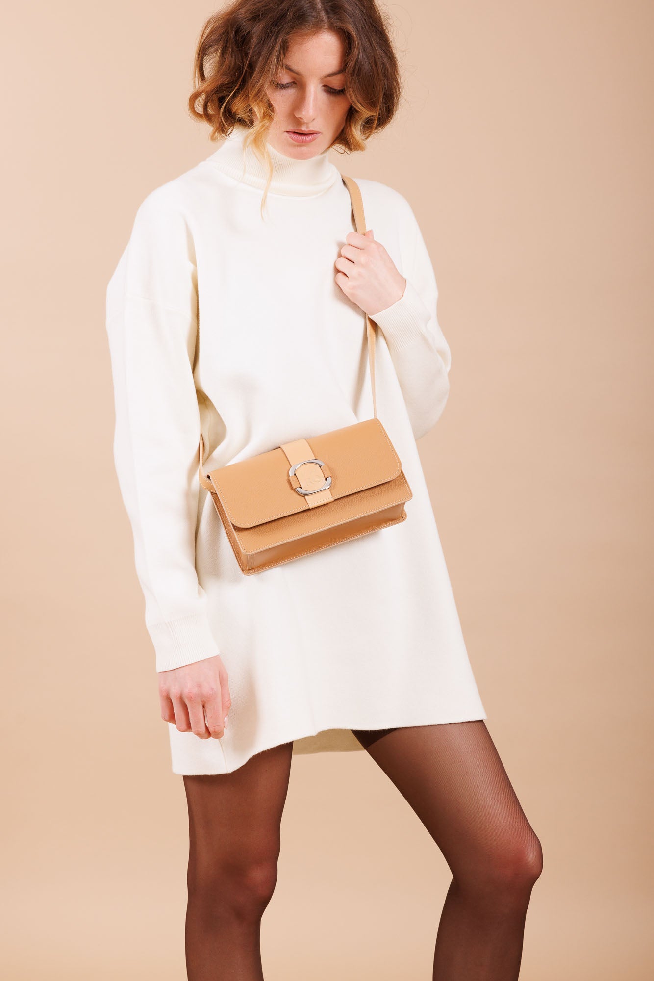 Sac à bandoulière en cuir beige femme