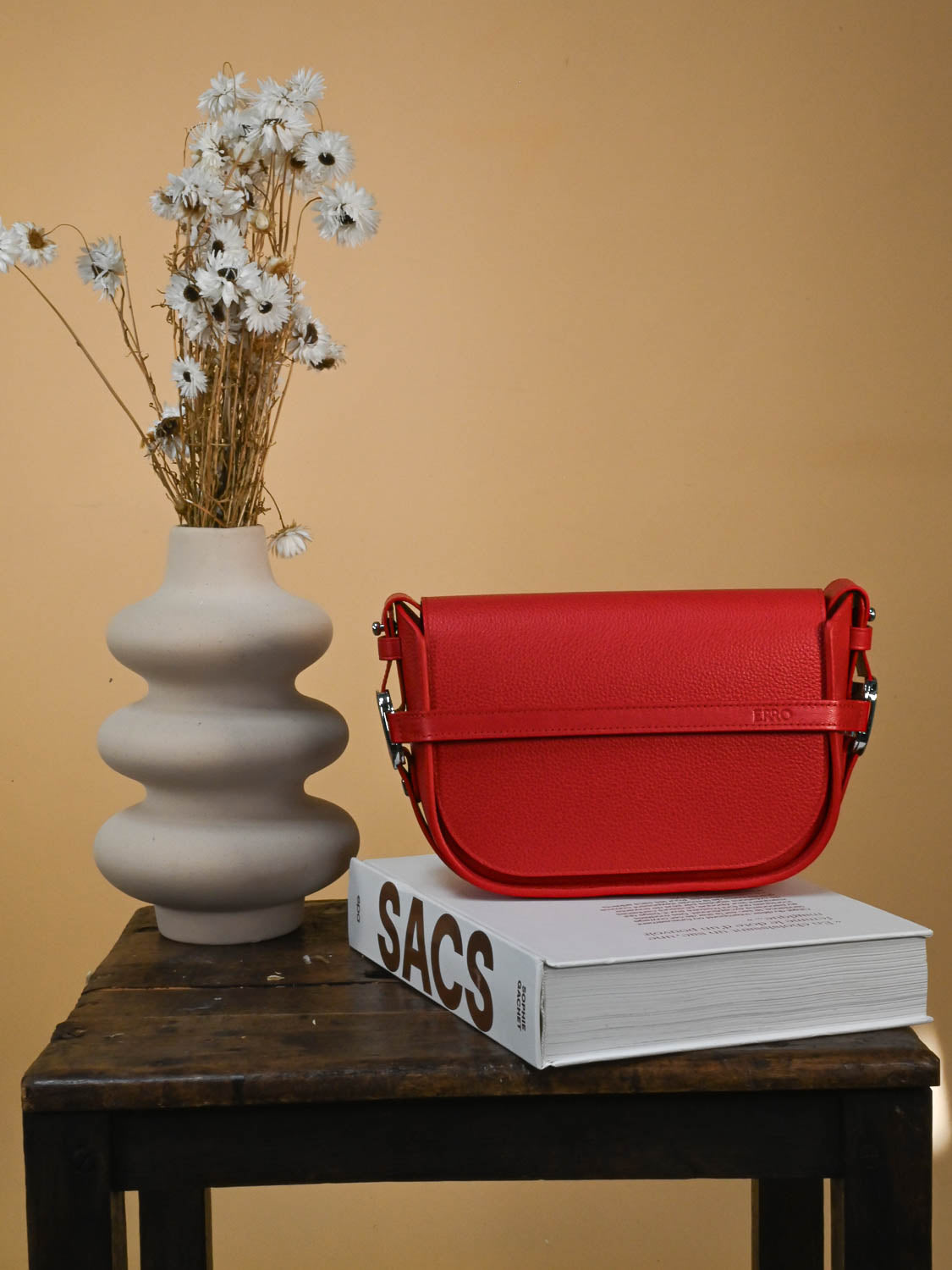 Sac à main en cuir rouge