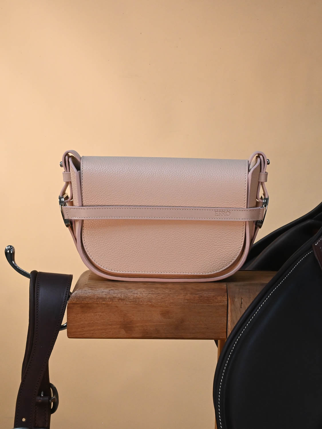 Sac à main en cuir rose