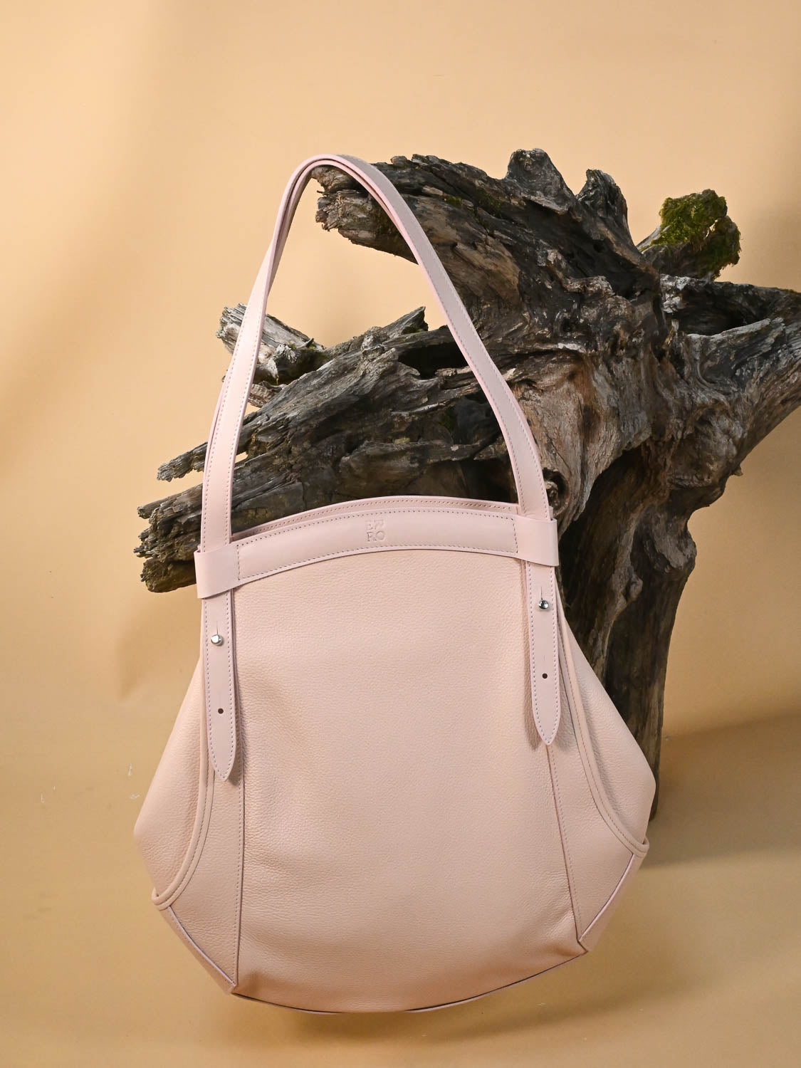 Sac à main en cuir rose
