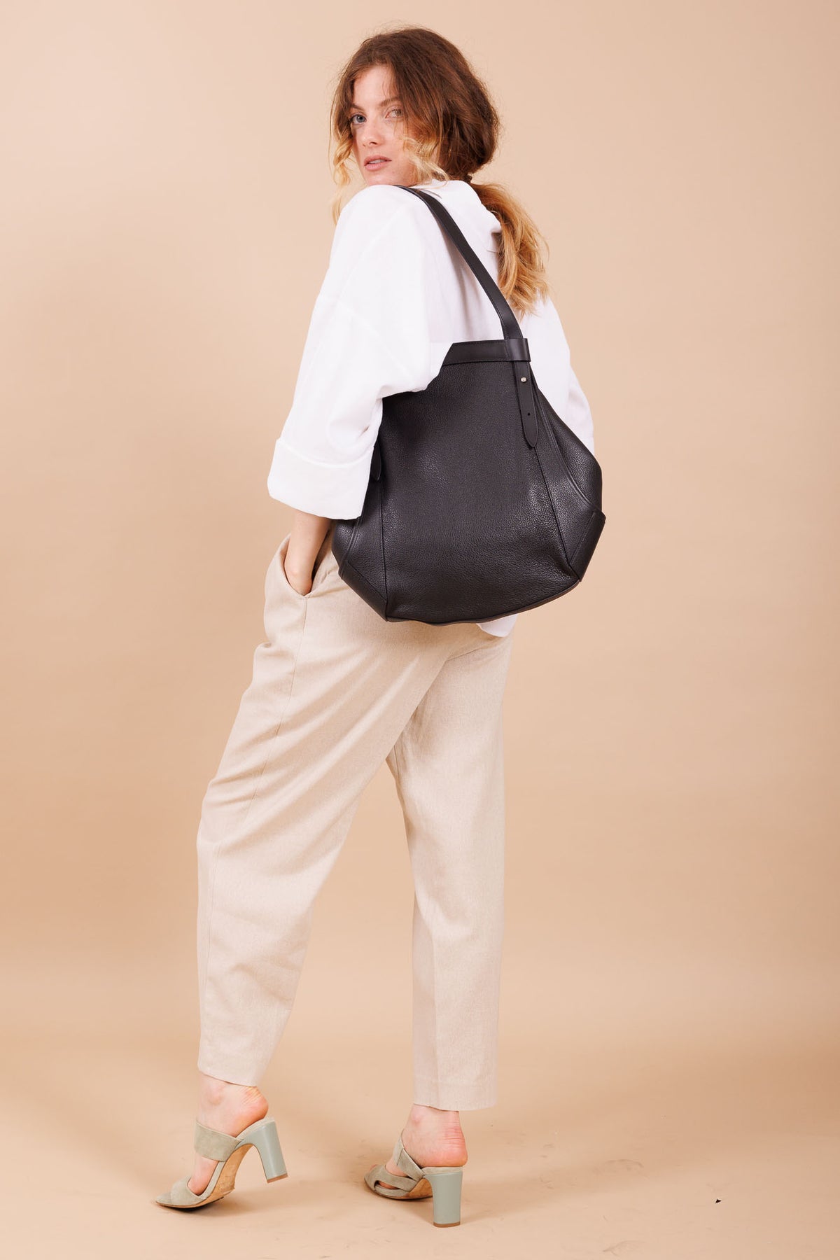 Sac à main en cuir noir femme