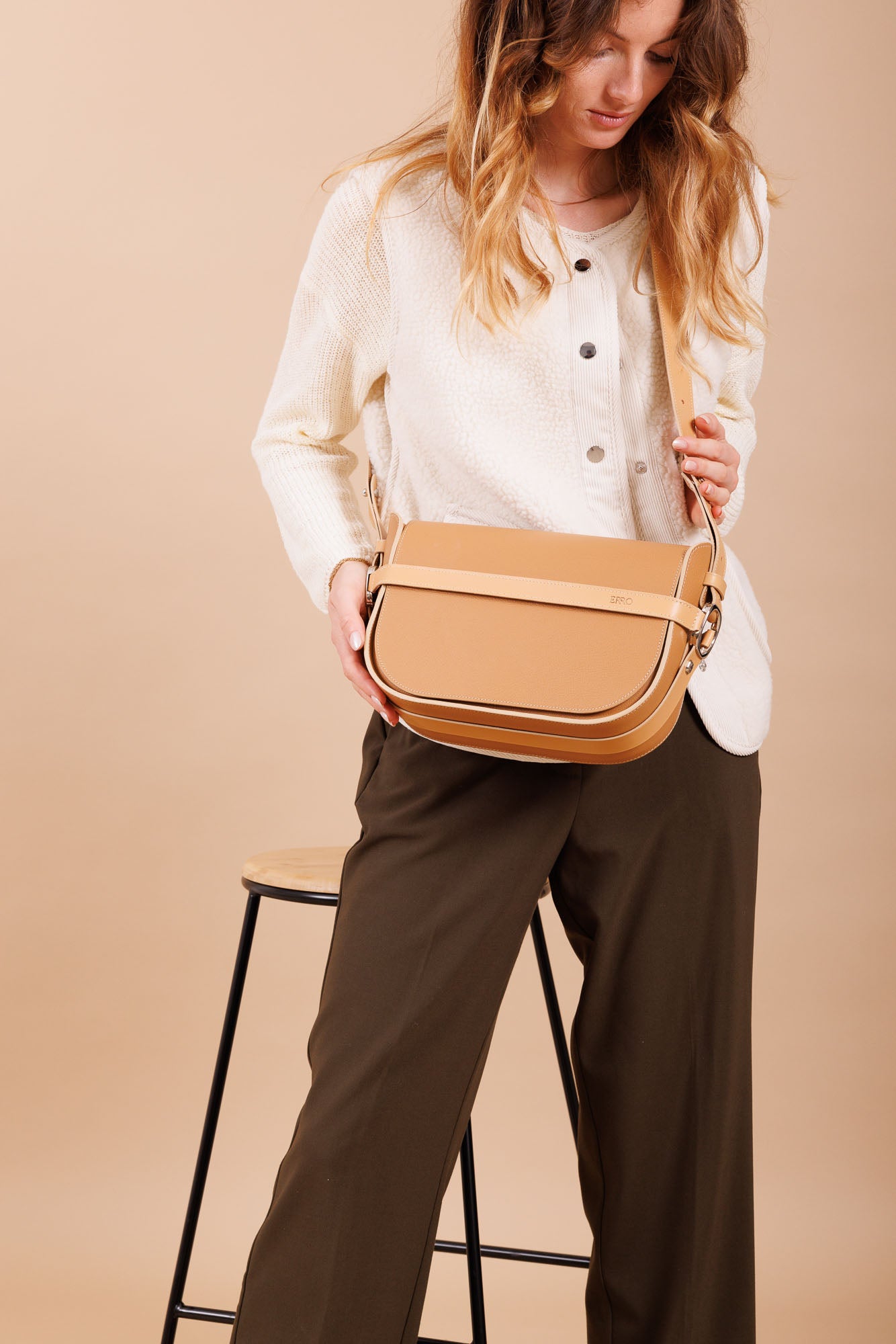 Sac à bandoulière en cuir beige femme