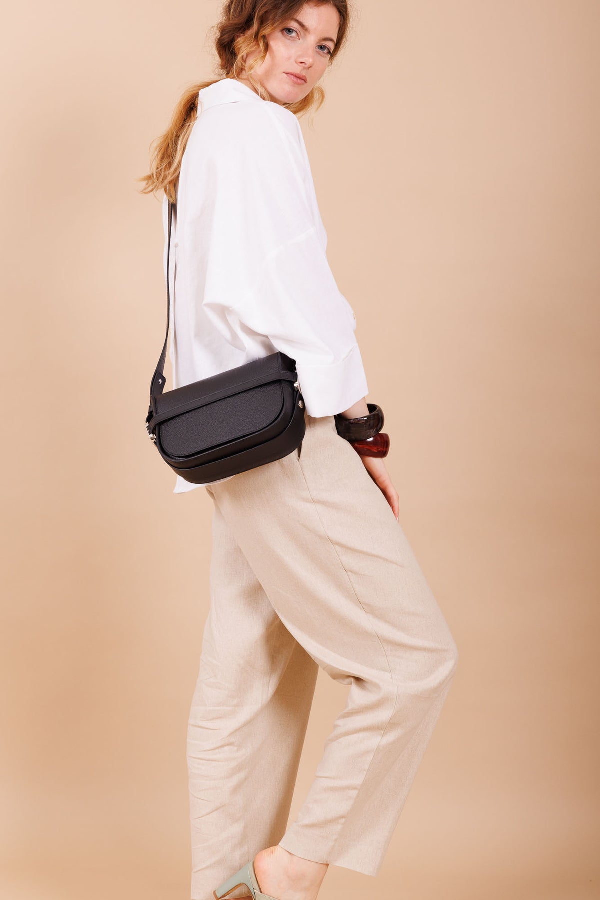 Sac à main en cuir noir femme