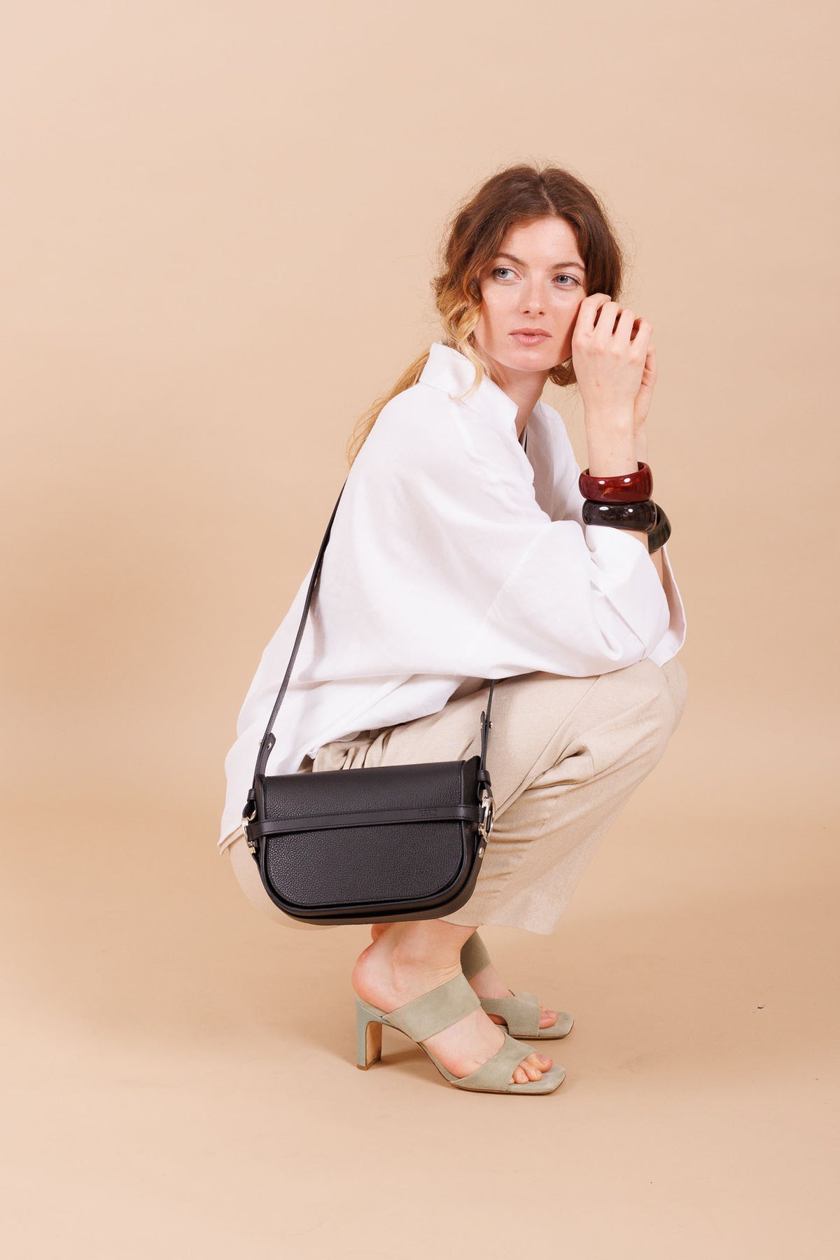 Sac à main en cuir noir femme