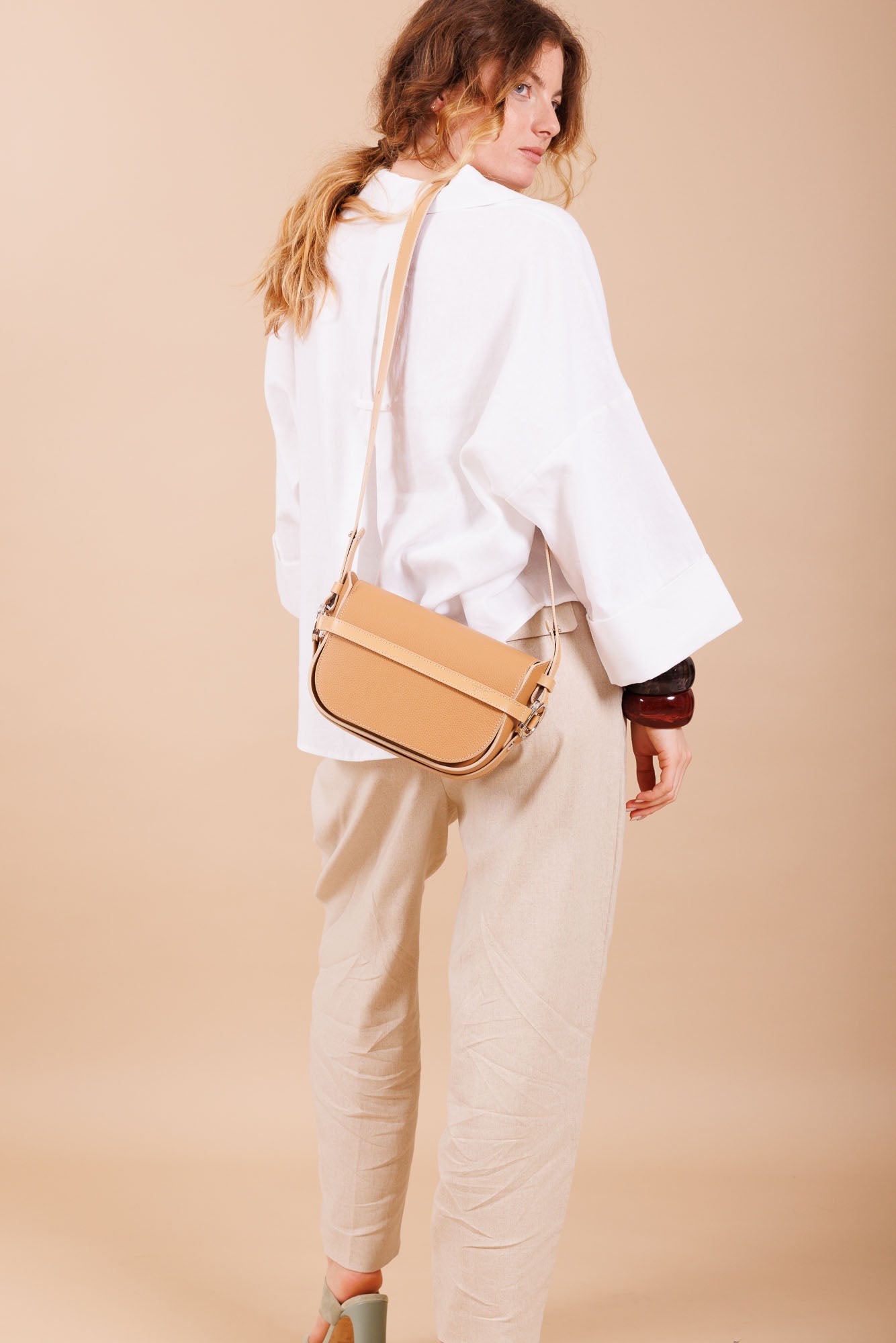 Sac à main en cuir beige femme