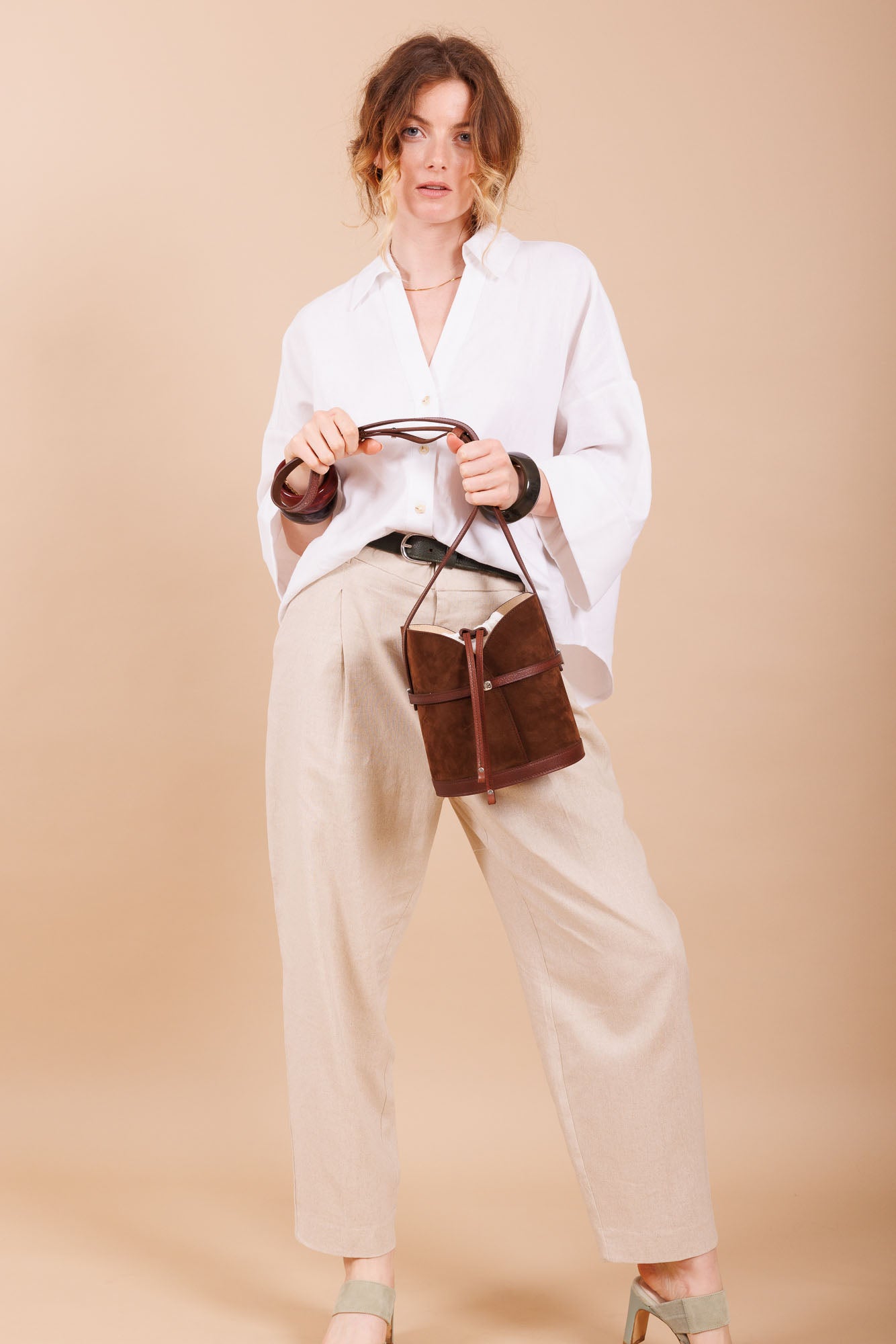 Sac à bandoulière en cuir et velours marron femme