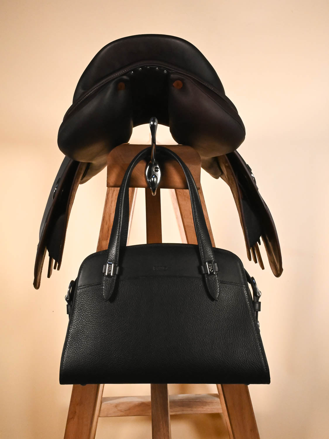 Sac à main en cuir noir - selle équitation 