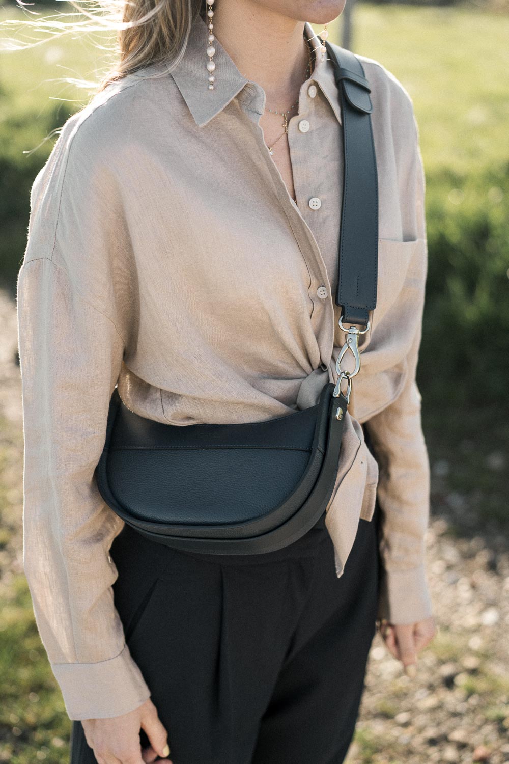 Sac à main en cuir noir 