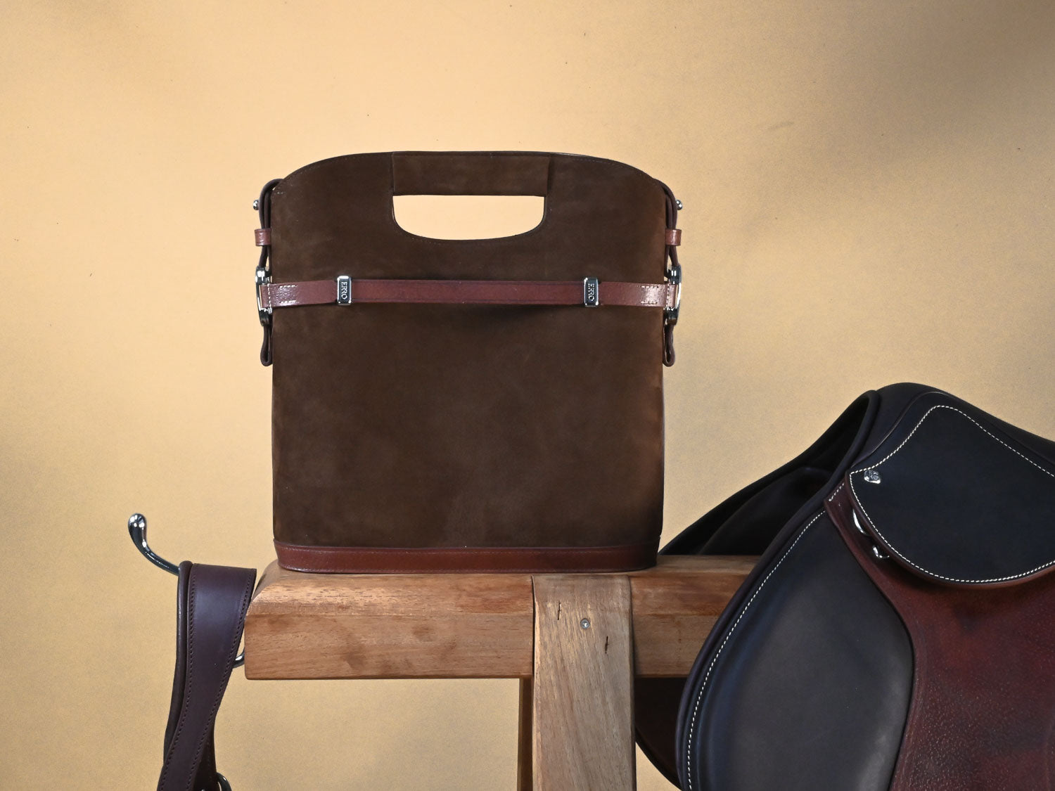 Sac à main en cuir et velours